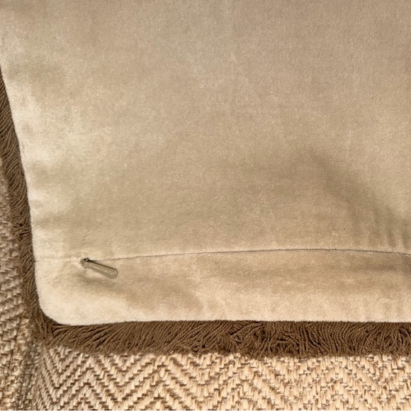 Pottery Barn Stunning Claudine Print Pillow Cover, 24", Indigo Multi - Picture 6 of 7